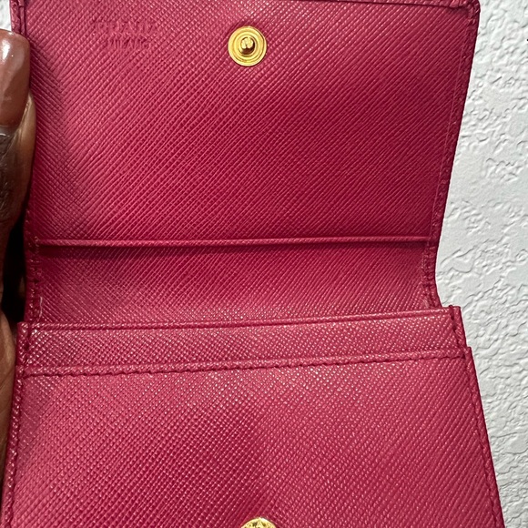 Prada Saffiano leather card holder! - Picture 5 of 10